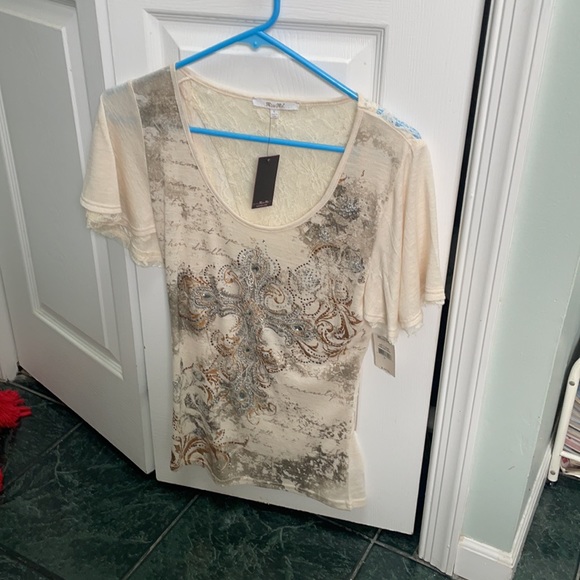 Top - Picture 2 of 3